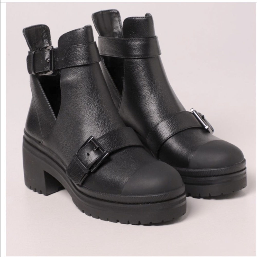 Michael Kors Corey Cut-Out Buckle Ankle Boot In Grained Leather Size 7